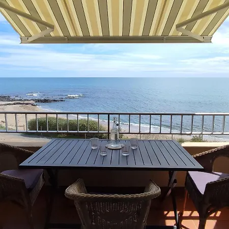 Familial Face A La Mer Apartamento *
